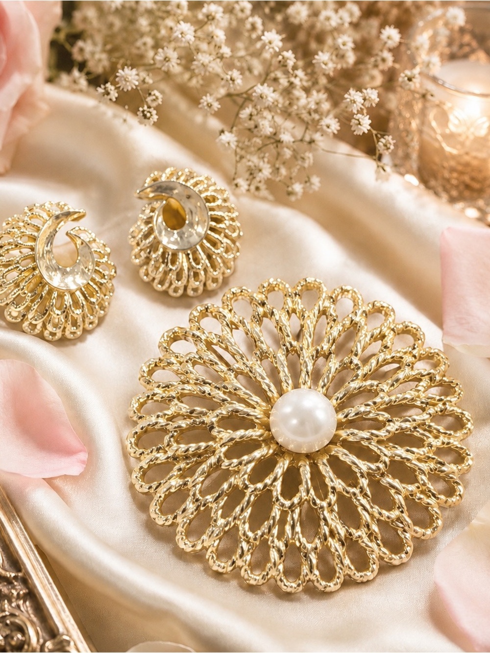 Vintage Signed Trifari Gold Tone Openwork Brooch & Clip Earring Set Mid Century